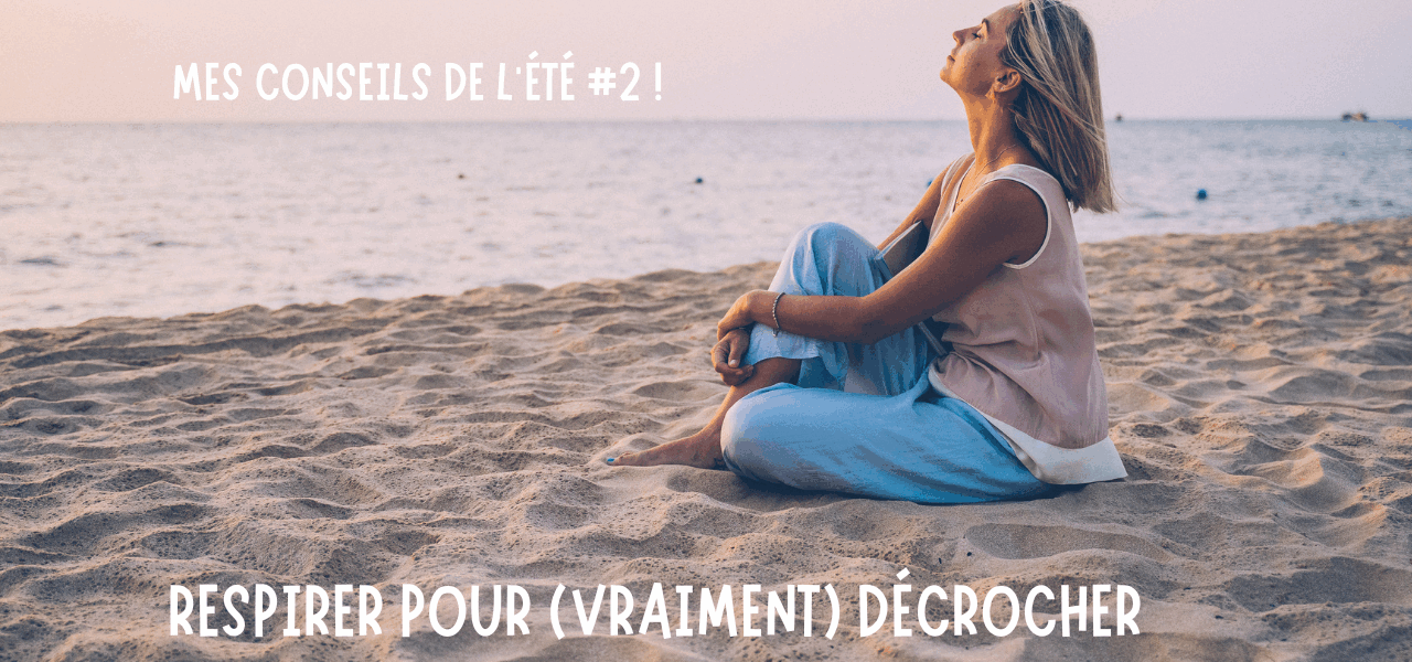 Femme respirant sur la plage